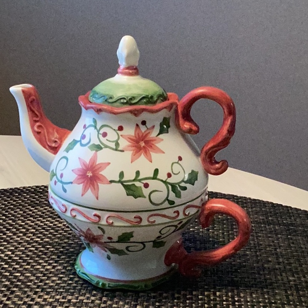 Holiday Personal Teapot with Matching Cup.